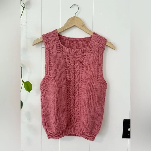 Vintage Hand-Knit Crocheted Pink Sweater Vest Size Small Cottagecore - Picture 1 of 5